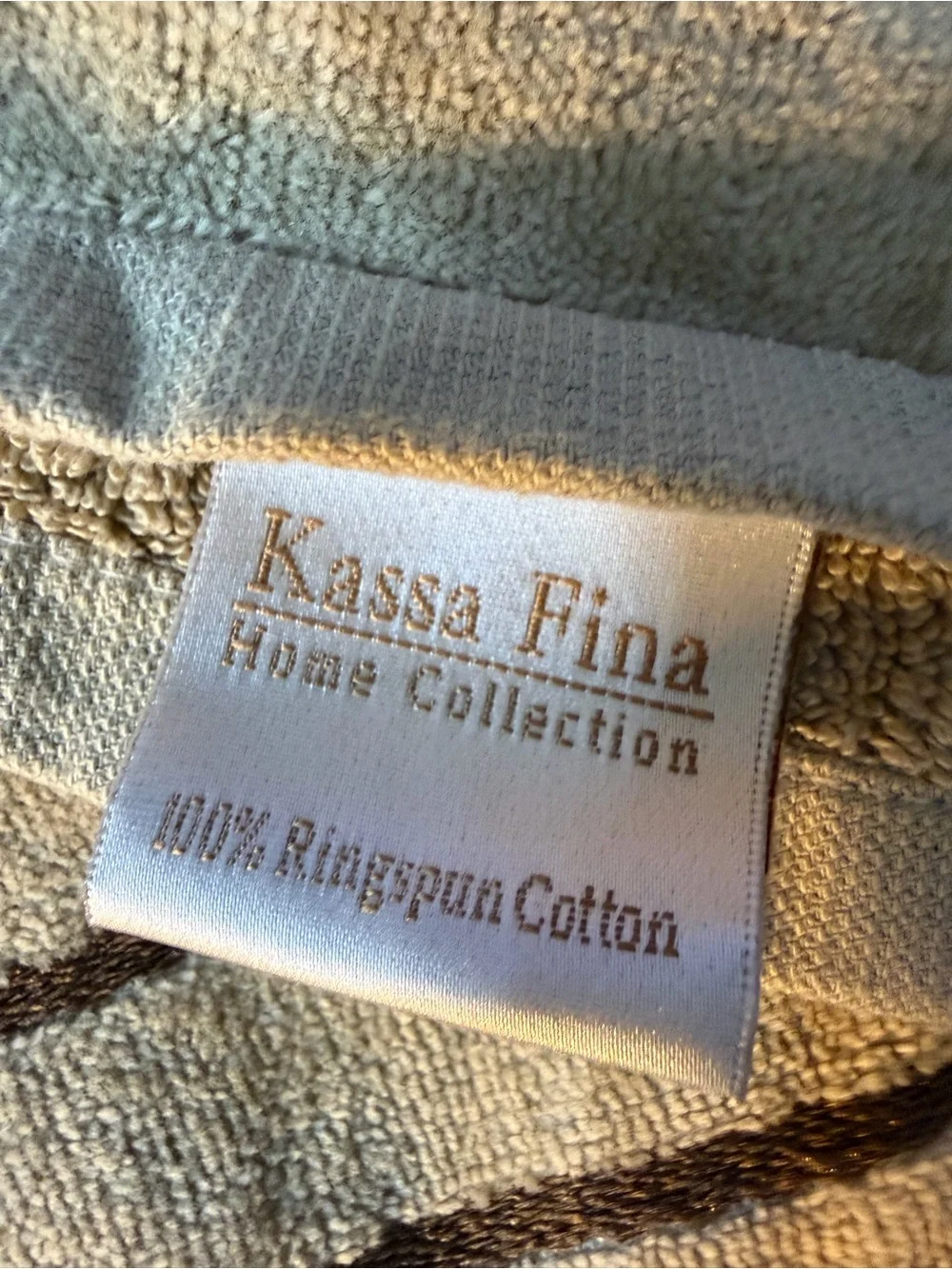 Kassa Fina Brown Bath towel set (2) embroidered leaves 100% Ringspun Cotton